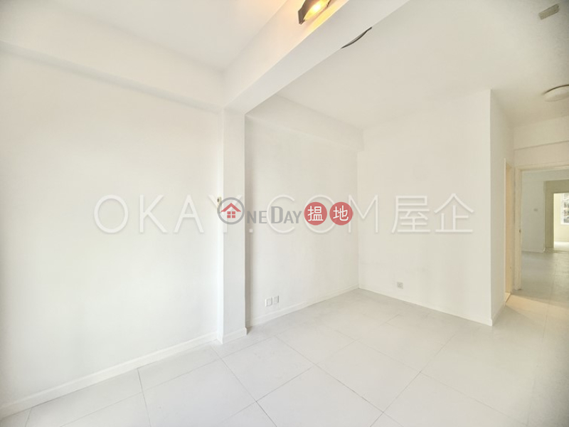 HK$ 11M | Fortune Building | Wan Chai District Unique 2 bedroom with parking | For Sale