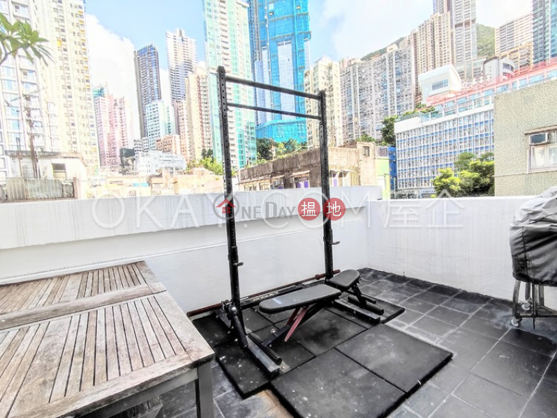 HK$ 33,000/ 月-差館上街11號|中區|1房1廁,露台《差館上街11號出租單位》