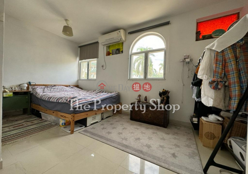 2/f Apartment with Roof Terrace|相思灣路 | 西貢|香港出售|HK$ 350萬