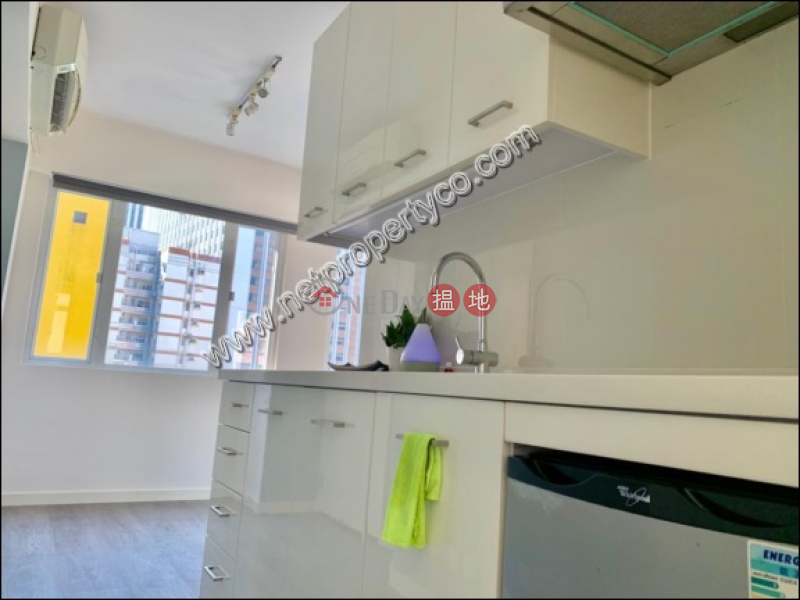 Penthouse with rooftop for sale in Wan Chai | Kin On Building 建安樓 Rental Listings
