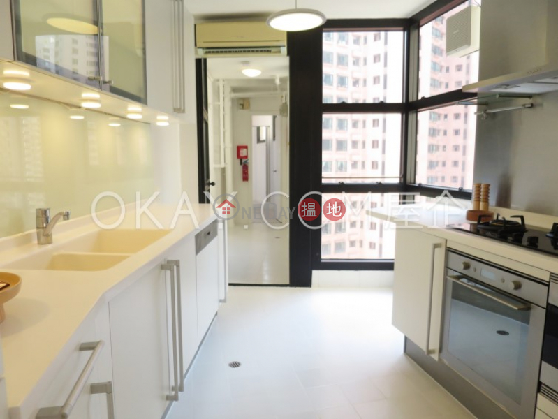 HK$ 138,400/ month, Queen\'s Garden, Central District Rare 4 bed on high floor with harbour views & parking | Rental