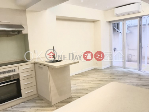 Luxurious 2 bedroom in Mid-levels West | For Sale | 45 Seymour Road 西摩道45號 _0