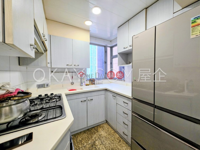 Popular 3 bedroom in Kowloon Station | For Sale | The Waterfront Phase 1 Tower 2 漾日居1期2座 Sales Listings