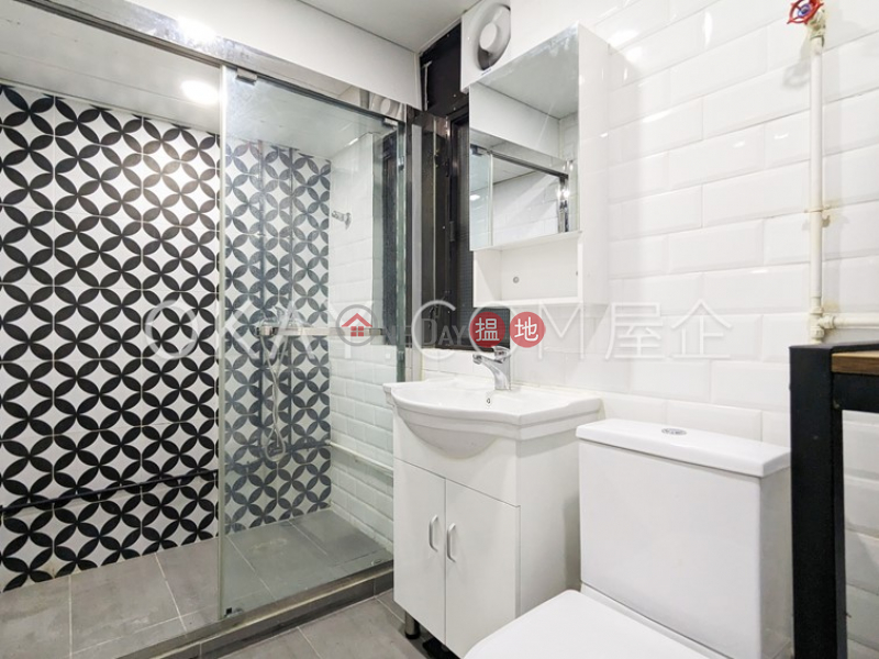 HK$ 26,000/ month, Po Hing Mansion | Central District Charming 2 bedroom in Sheung Wan | Rental