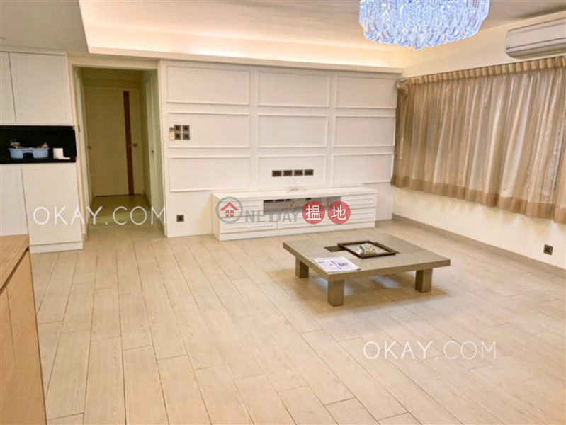 Gorgeous 4 bedroom with parking | For Sale | Everwell Garden 常康園 Sales Listings