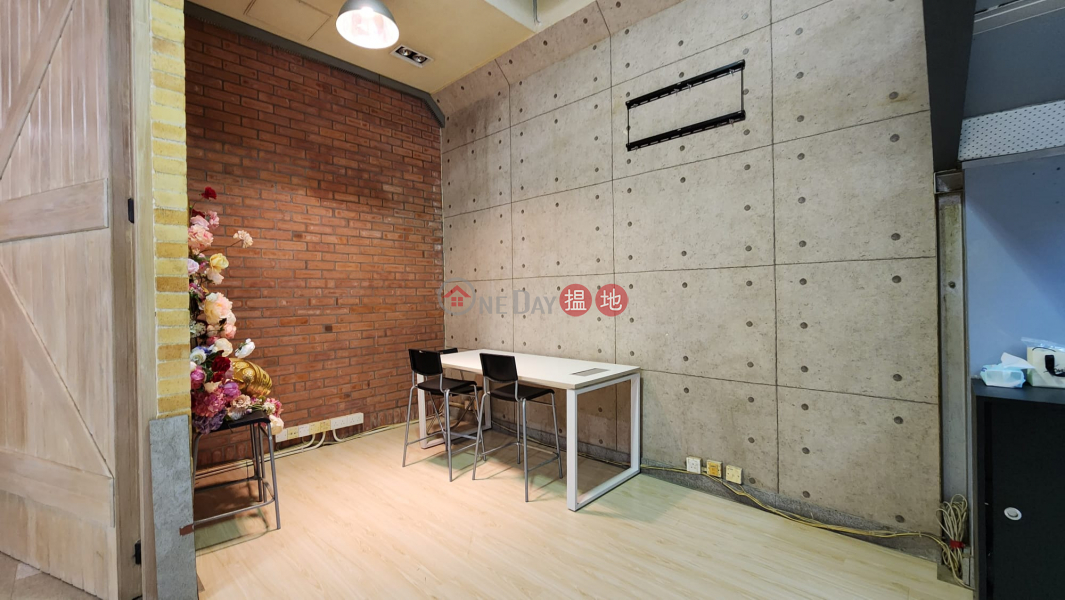 HK$ 35,000/ month, Cheung Fung Industrial Building Tsuen Wan, Tsuen Wan Cheung Fung Industrial Building Practical and well-decorated brand-name industrial building extra-high floor ready-to-rent