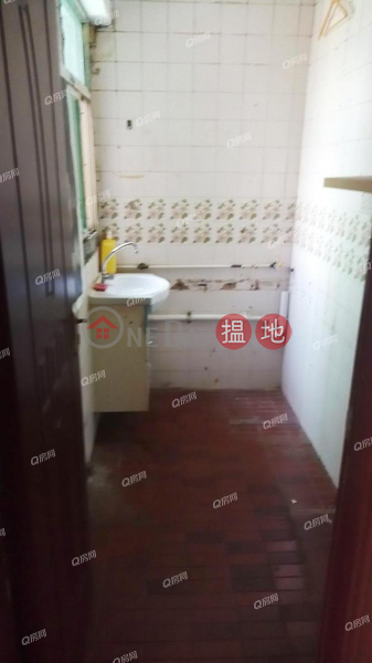 Property Search Hong Kong | OneDay | Residential, Sales Listings Ho Shun King Building | 3 bedroom Mid Floor Flat for Sale