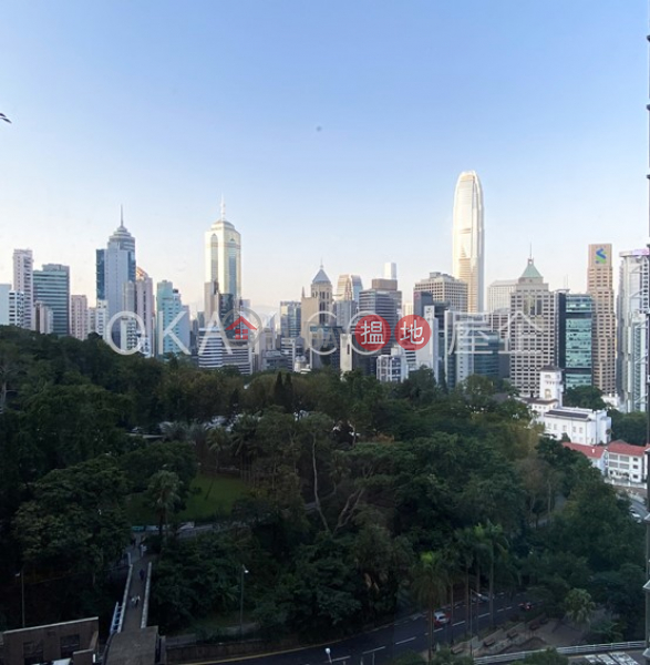 HK$ 6,600萬豪華閣中區|4房2廁,實用率高,連車位,露台《豪華閣出售單位》