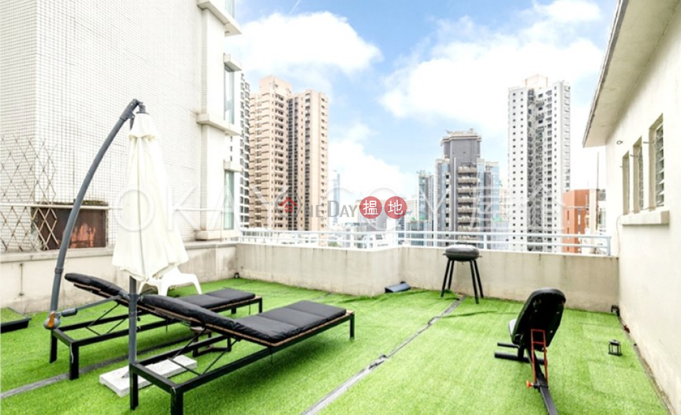 Lovely 2 bedroom with rooftop & balcony | For Sale | Happy Mansion 快樂大廈 Sales Listings