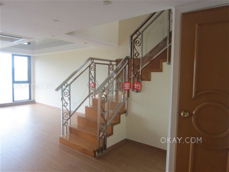 HK$ 30M, Block 11 Casa Bella | Sai Kung Exquisite 3 bed on high floor with sea views & parking | For Sale