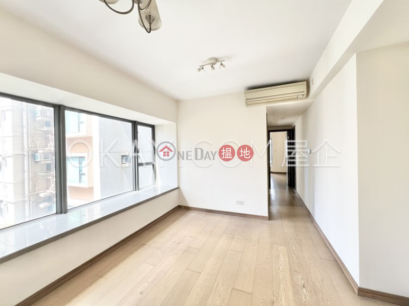 Nicely kept 2 bedroom in Sheung Wan | For Sale | Centre Point 尚賢居 Sales Listings