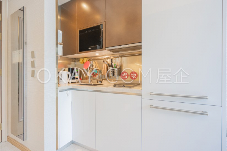 HK$ 10M | Amber House (Block 1),Western District | Unique 2 bedroom on high floor with balcony | For Sale
