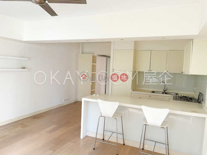 Charming 1 bedroom with rooftop | Rental, Sun Fat Building 新發樓 Rental Listings | Western District (OKAY-R60875)
