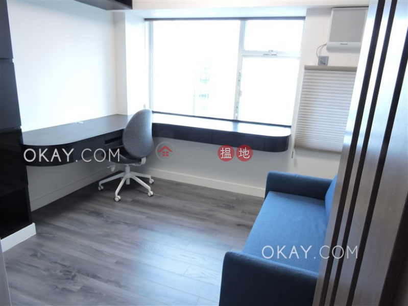 HK$ 60,000/ month | Robinson Place Western District | Elegant 3 bedroom on high floor with harbour views | Rental