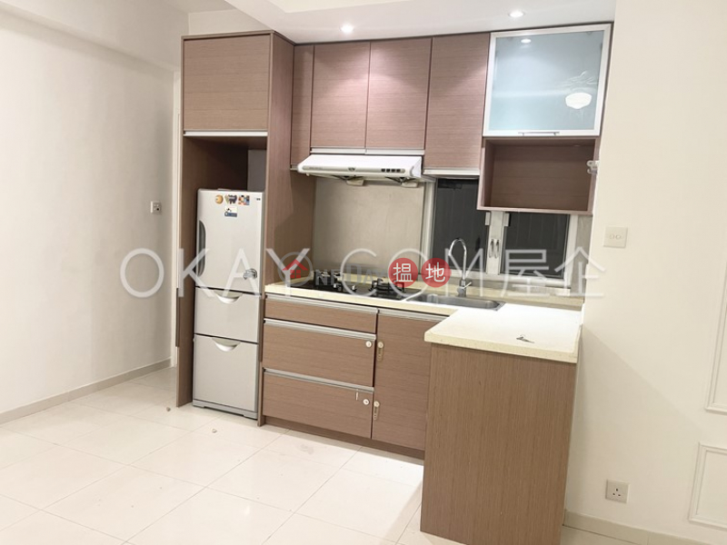 Elegant 2 bedroom with terrace | Rental, Tai Shing Building 大成大廈 Rental Listings | Central District (OKAY-R80234)