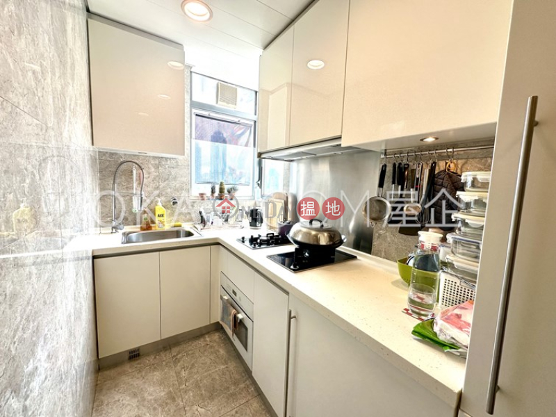 Property Search Hong Kong | OneDay | Residential | Rental Listings | Nicely kept 2 bedroom on high floor with balcony | Rental