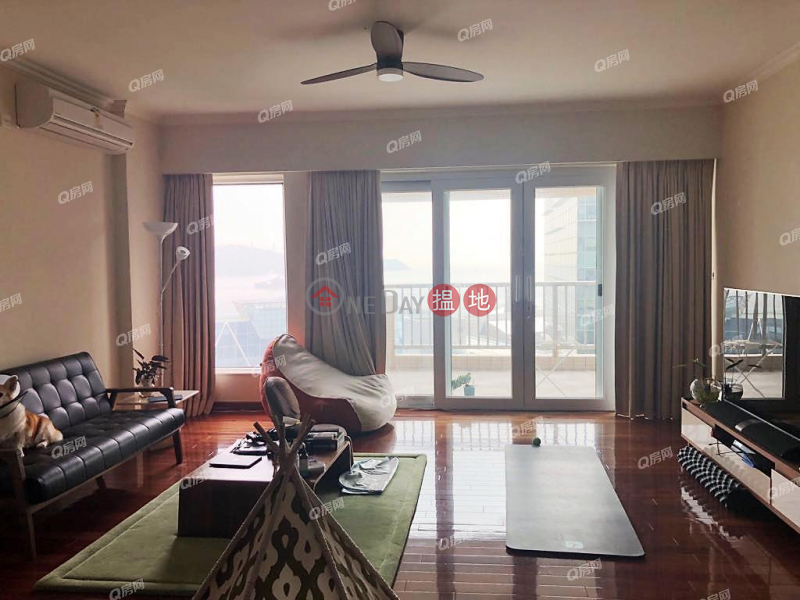Block 28-31 Baguio Villa | 3 bedroom Low Floor Flat for Rent 550 Victoria Road | Western District, Hong Kong | Rental HK$ 85,000/ month