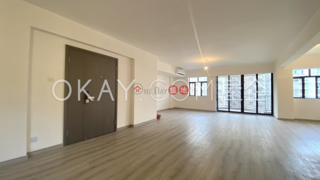 Efficient 3 bedroom with balcony & parking | For Sale | Pearl Gardens 明珠台 Sales Listings