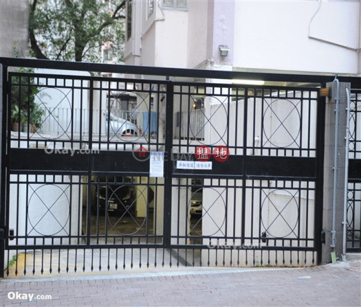 1房2廁,極高層,露台山村大廈出租單位|山村大廈(Village Tower)出租樓盤 (OKAY-R53446)