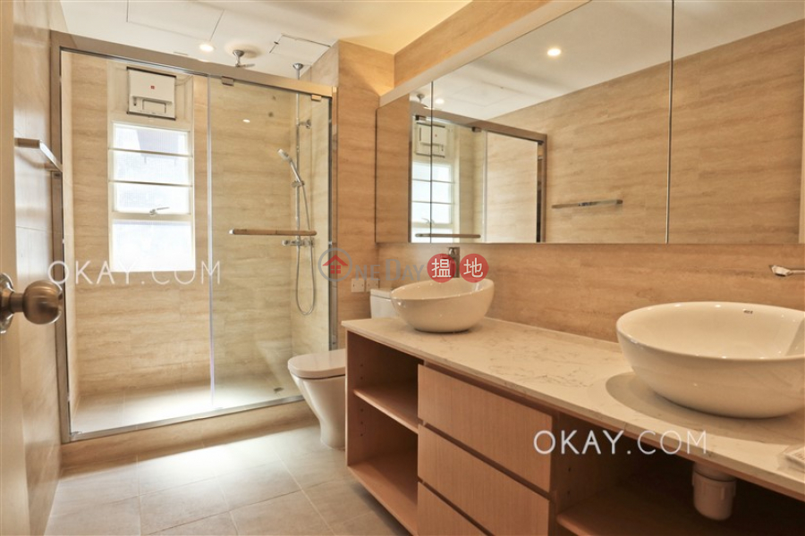 HK$ 98,000/ 月-豪華閣中區-4房2廁,實用率高,連車位《豪華閣出租單位》