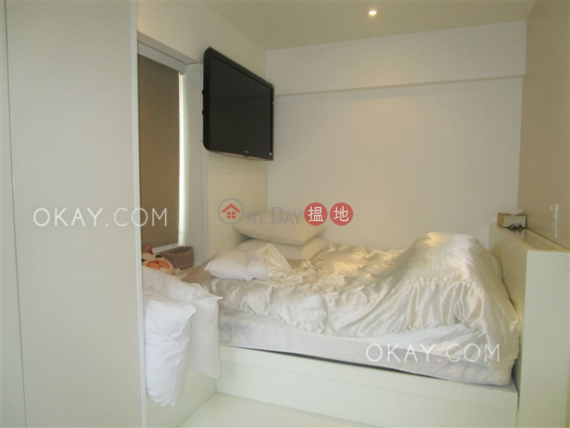 HK$ 26,000/ month, Intelligent Court, Wan Chai District, Tasteful 1 bedroom with terrace | Rental