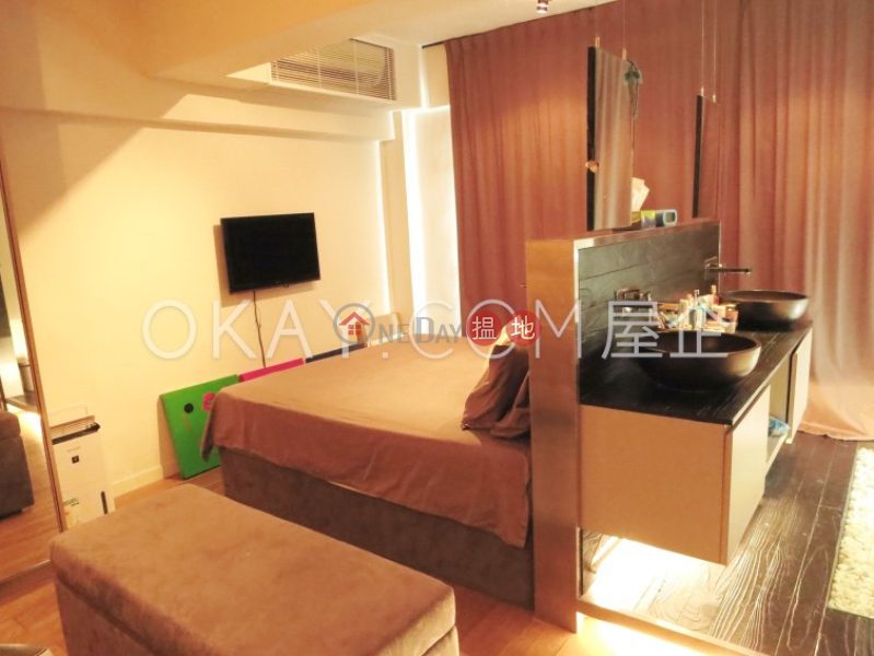 Property Search Hong Kong | OneDay | Residential | Rental Listings Lovely 1 bedroom on high floor with rooftop | Rental