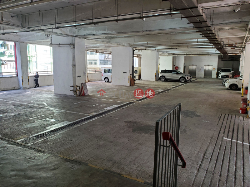 High floor with a self-built loft. Unique unit, viewing by appointment. | Kwong Kin Trade Centre 廣建貿易中心 Sales Listings