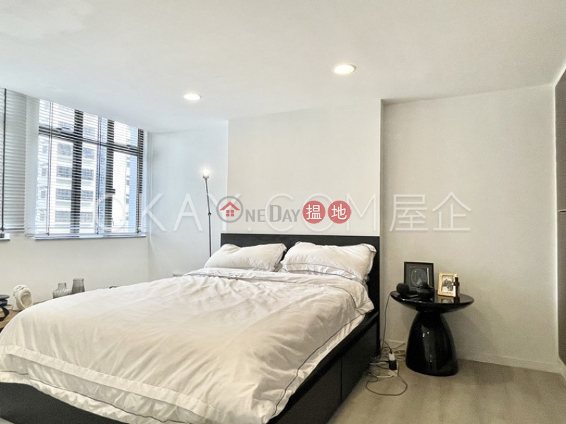 HK$ 36,000/ month Peacock Mansion, Western District Charming 1 bedroom in Mid-levels West | Rental