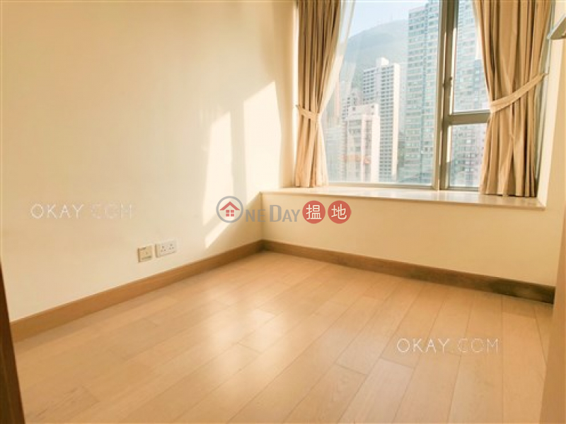 Nicely kept 2 bedroom with balcony | Rental | Island Crest Tower 2 縉城峰2座 Rental Listings