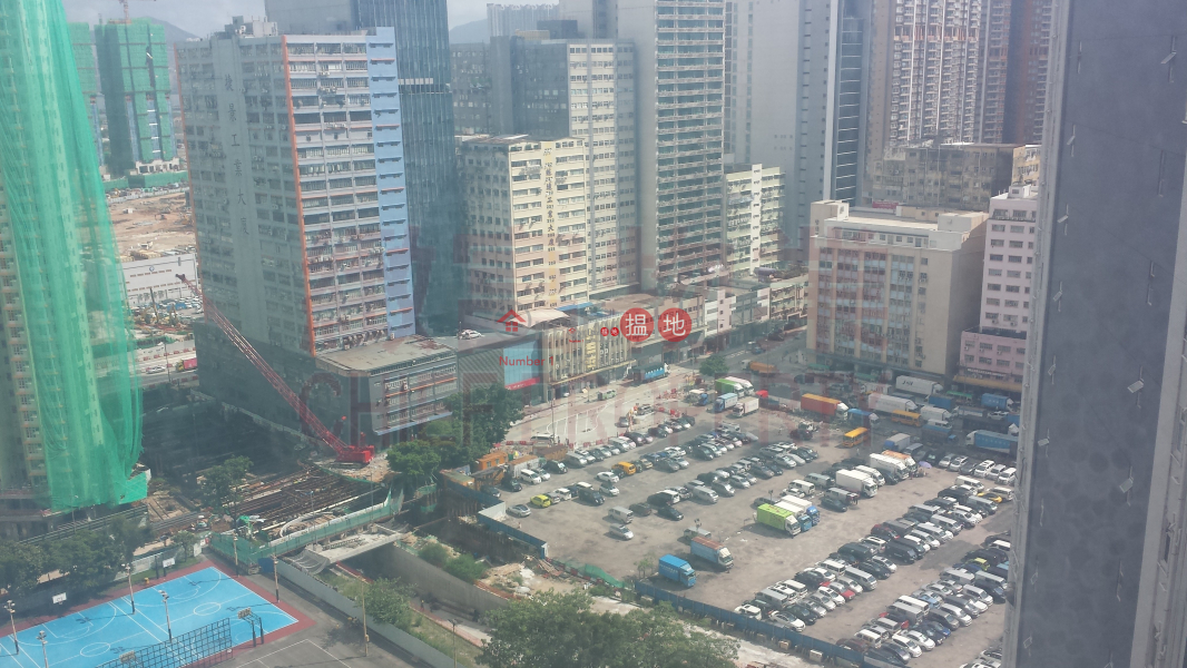 Max Trade Centre | 23 Luk Hop Street | Wong Tai Sin District, Hong Kong, Sales HK$ 4.68M