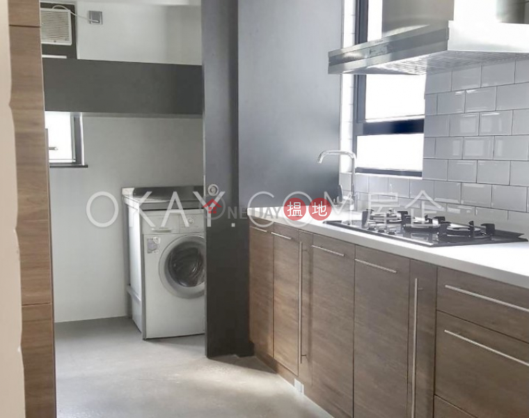 HK$ 48,000/ month Waiga Mansion Wan Chai District | Stylish 3 bedroom with balcony & parking | Rental