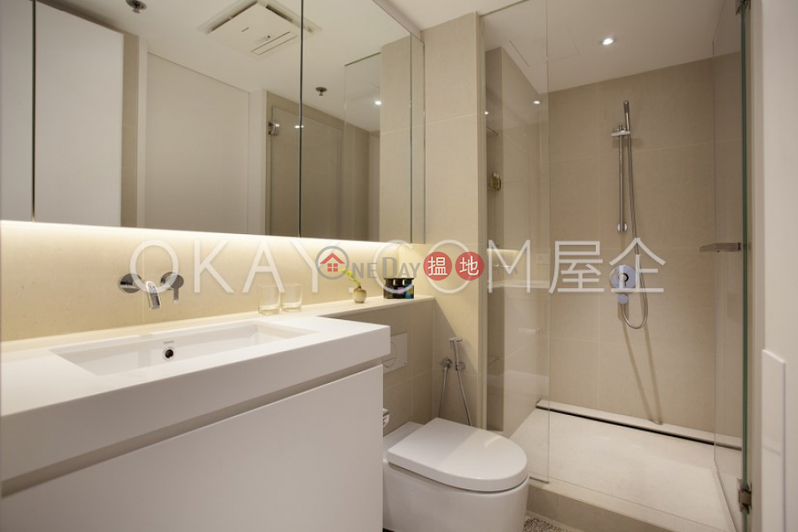 Luxurious 2 bedroom in Sheung Wan | For Sale | Central Mansion 中央大廈 Sales Listings