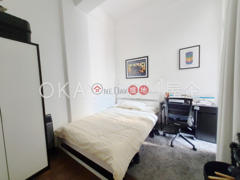 HK$ 70,000/ month | Albany Court | Western District | Luxurious 3 bedroom with terrace & parking | Rental