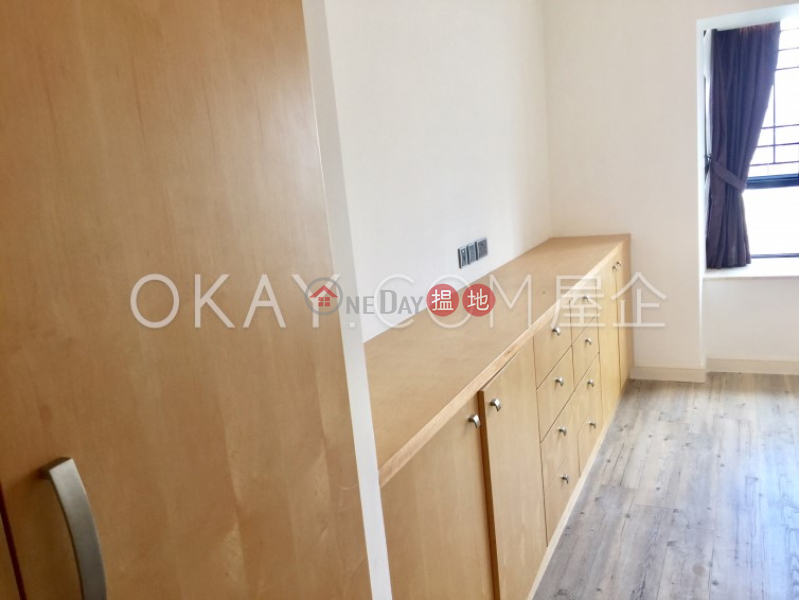 HK$ 45M | Dynasty Court | Central District, Stylish 3 bedroom with balcony | For Sale