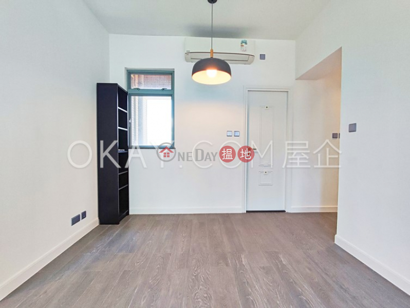 HK$ 34,000/ month, 2 Park Road | Western District | Stylish 2 bedroom on high floor with balcony | Rental