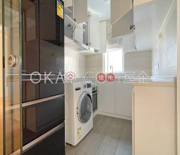 HK$ 27,500/ month Shan Kwong Tower Wan Chai District Cozy 2 bedroom in Happy Valley | Rental