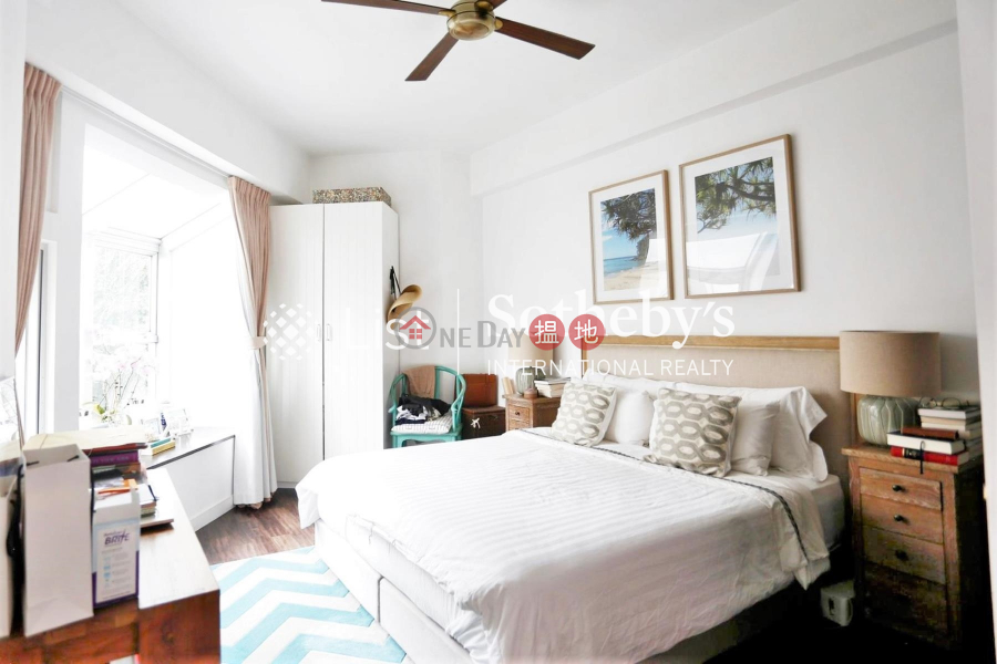 HK$ 50,000/ month Albany Court, Western District Property for Rent at Albany Court with 3 Bedrooms