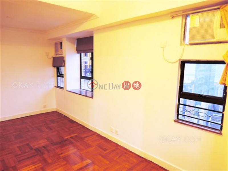 HK$ 33,000/ month, Robinson Heights Western District, Rare 2 bedroom on high floor with harbour views | Rental