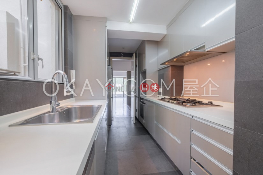 Beautiful 3 bedroom with balcony & parking | For Sale | Bellevue Court 碧蕙園 Sales Listings