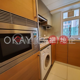 Charming 2 bedroom on high floor with balcony | For Sale