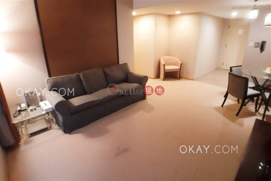 Gorgeous 1 bedroom on high floor | For Sale | Convention Plaza Apartments 會展中心會景閣 Sales Listings