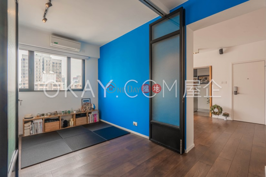 Tasteful 3 bedroom with balcony & parking | For Sale | Winner Court 榮華閣 Sales Listings