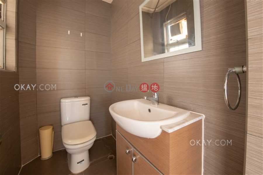 HK$ 62,000/ month Tower 2 Ruby Court | Southern District, Stylish 3 bedroom with sea views & parking | Rental
