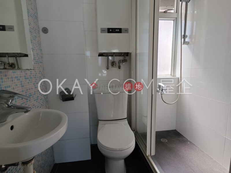 Lovely 2 bedroom with rooftop | Rental, Grandview Garden 雍翠臺 Rental Listings | Central District (OKAY-R76244)