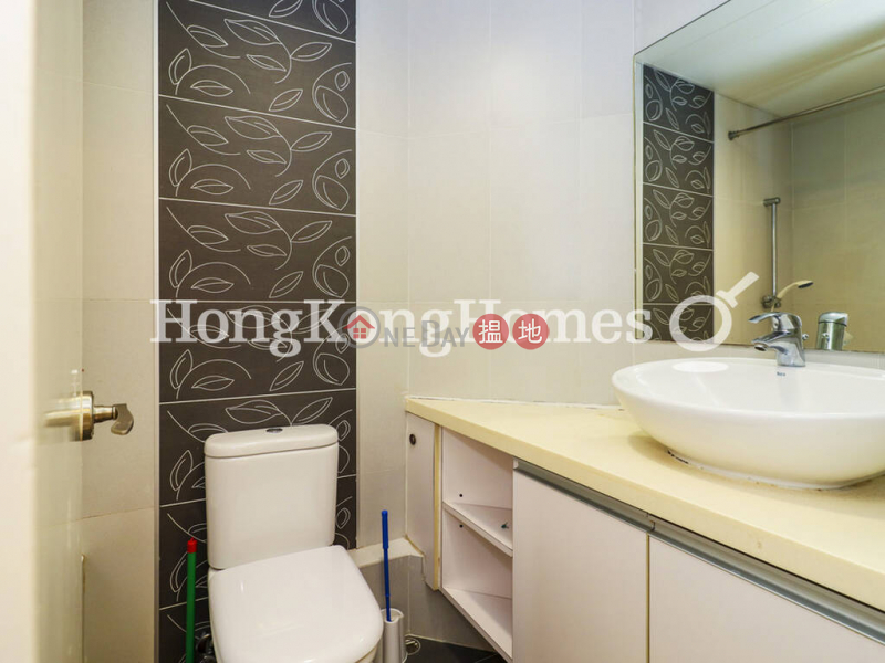 HK$ 27,500/ month Roc Ye Court, Western District, 3 Bedroom Family Unit for Rent at Roc Ye Court