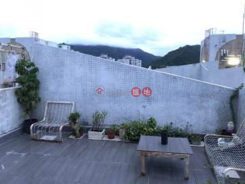 HK$ 13,000/ month Block D Phase 1 Fanling Centre Fanling | Top Floor. 2 Bedroom, No commission