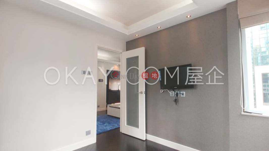 Pak Tak Building | High Residential, Sales Listings HK$ 9.8M