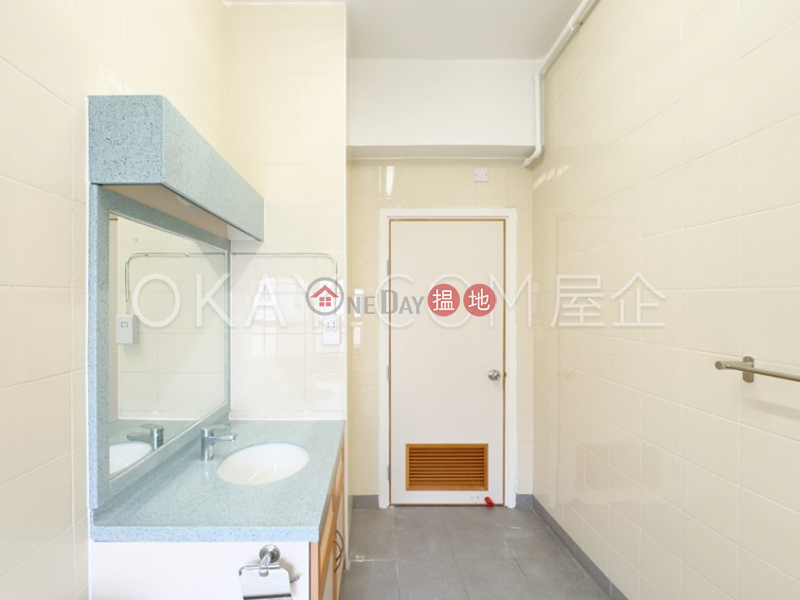 Stylish 3 bedroom with balcony & parking | Rental | The Crescent Block B 仁禮花園 B座 Rental Listings