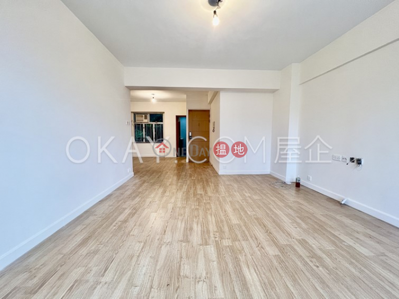 Unique 3 bedroom with balcony & parking | Rental | Park Garden 柏園 Rental Listings