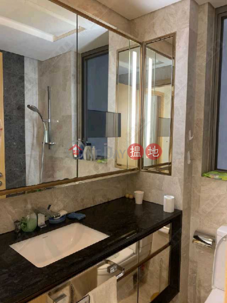 HK$ 1,850萬Grand Austin 5A座-油尖旺低層2房連露台開揚景
